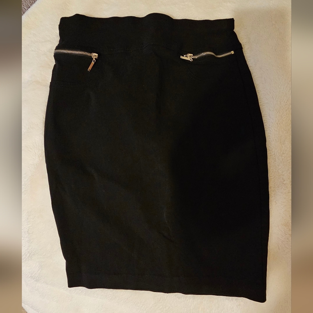 JOE B - Black Zipper Detail Women's Skirt SIZE MEDIUM.   #158